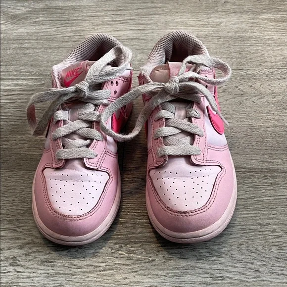 Pink Dunks - Picture 3 of 5
